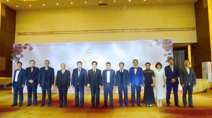  巍雅斯名表眼鏡有限公司2019年終總結(jié)暨頒獎(jiǎng)晚會(huì)圓滿(mǎn)落幕！