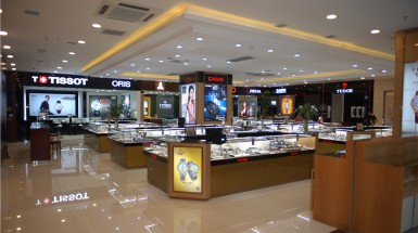  2016年1月1日蘭州巍雅斯名表眼鏡行重裝升級(jí)開(kāi)業(yè)